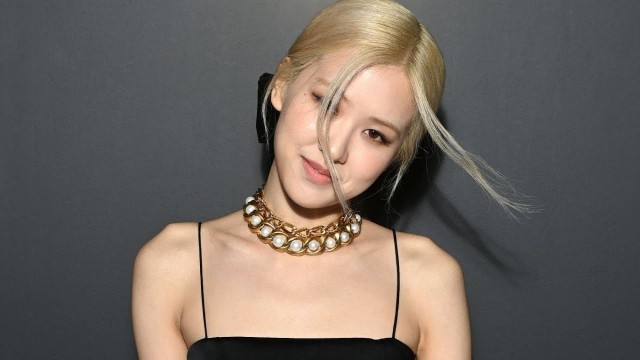 '210929 ROSÉ at YSL Women’s Summer 22 Show - Paris Fashion Week'