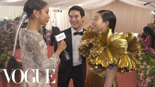 'Awkwafina on Going to Her First Met Gala | Met Gala 2019 with Liza Koshy | Vogue'