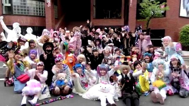 'Kawaii Tokyo Street Styles: The Harajuku Fashion Walk 「原宿ファッションウォーク#32」'