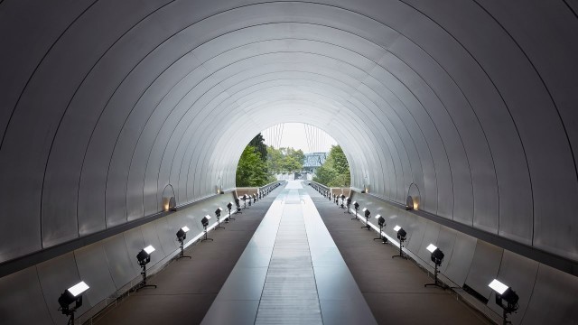 'IM Pei\'s Miho Museum provides backdrop for Louis Vuitton resort 2018 show'