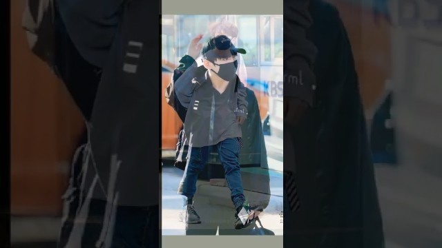 'Jungkook airport fashion ❤️