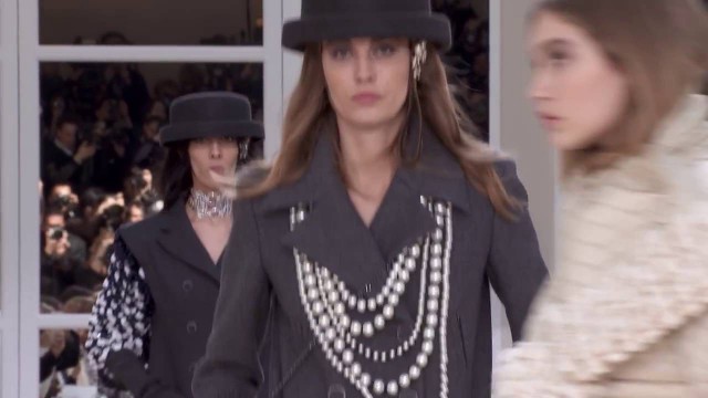 '64 Karl Lagerfeld\'s Interview   Fall Winter 2016 17 Ready to Wear CHANEL show'