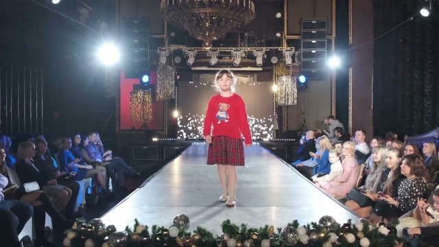 'Показ Christmas Fashion Show'