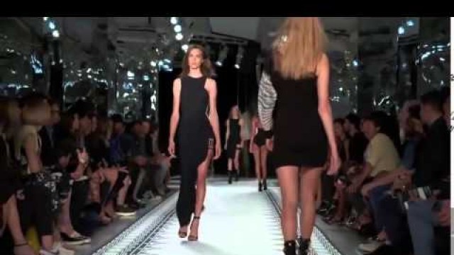 'Anthony Vaccarello X Versus Versace Fashion Show 480p'