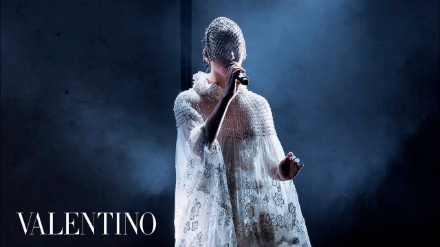 'Valentino | FKA Twigs Live Performance x #ValentinoMenFW20'