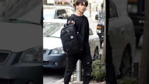 'jungkook airport fashion ✌️'