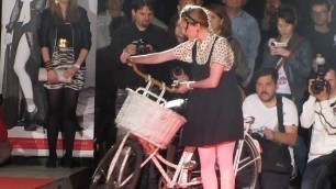 'cycle chic fashion show budapest 2013 (2)'