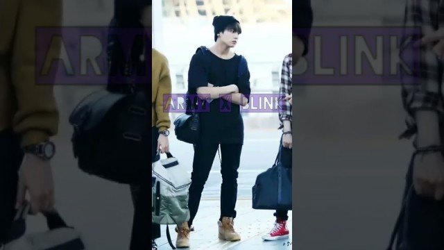 '{BTS} Jungkook\'s airport fashion 