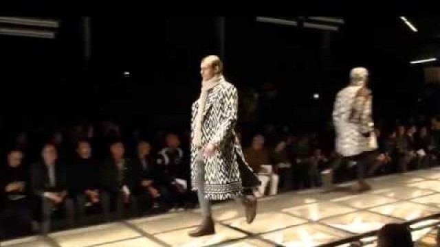 'Versace Autumn/Winter 2015 - Milan Fashion Week'