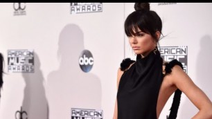 '16 Moments When Kendall Jenner Slayed 2015'