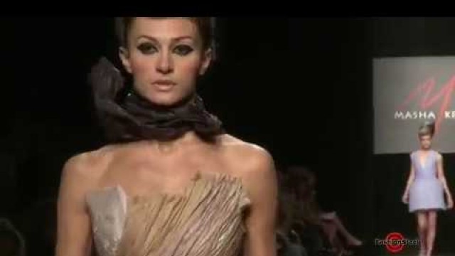 'Masha Kravtsova - MILAN Fashion Week SS 2010 Runway show hd video'