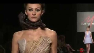 'Masha Kravtsova - MILAN Fashion Week SS 2010 Runway show hd video'