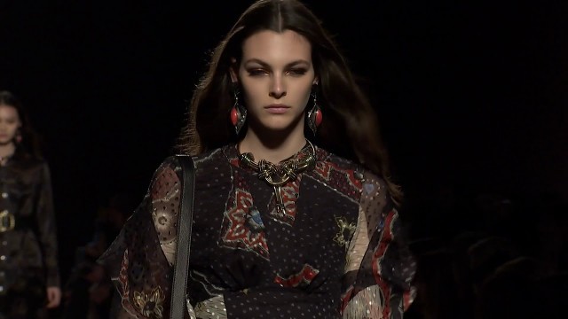 'ETRO  Woman  Fall Winter 18-19 Fashion Show'