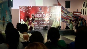 '2nd ramp. Christmas fashionshow'