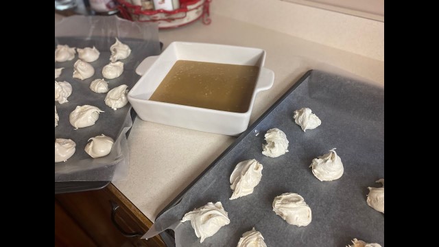 'Making Old Fashioned Christmas Candy - Penuche and Divinity!'