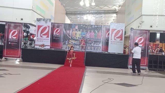 'Christmas Fashion Show with Shan Alcantara'