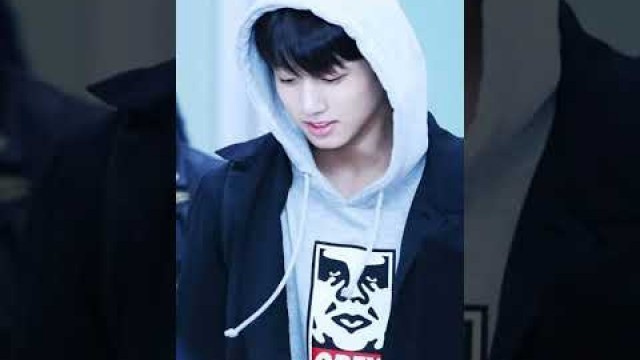 'jungkook airport fashion...