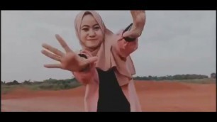 'CUTE HIJAB FASHION SMILE SHINES ON THE EARTH | CINEMAGRAPH'