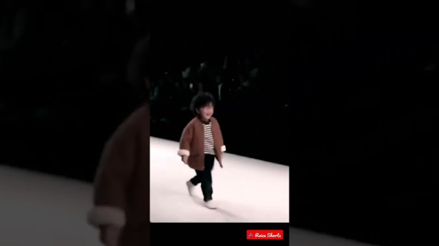 'Adorable runway fall at kids fashion show'