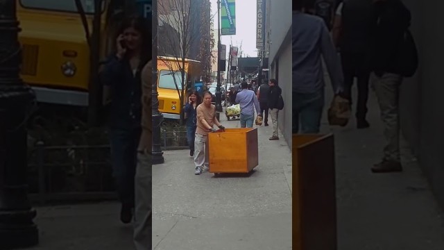 'Hustle and bustle in the New York Fashion District By Closeoutexplosion.com'