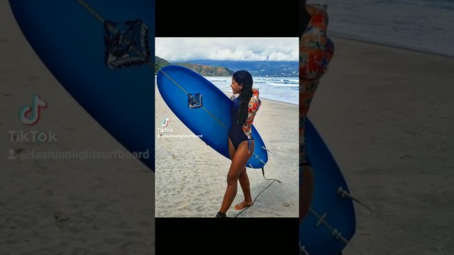 '* Cliente Nicole com o seu Funboard - 7.4\" da Fashion Light na praia de guaeca 