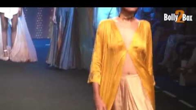 'Shocking Indian Model Wardrobe Malfunction'