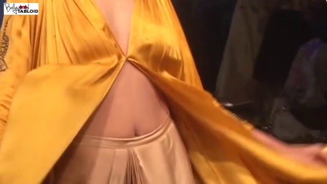 'Shocking Indian Model Wardrobe Malfunction At Lakme Fashion Week'