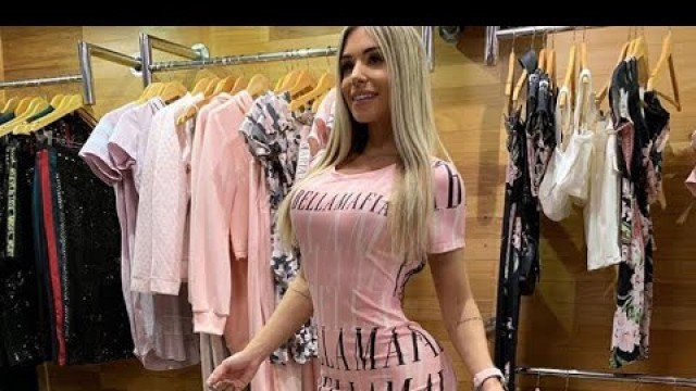 'top y jeans mucho más vestidos de fitness solo en @exoticfashionboutique'