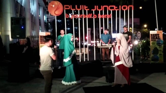 'BEMMAGZ - CLOSE 2 U Production DJ & Model  HIJAB + MOTOR CLUB Fashion Show AUTO ART @ PLUIT JUNCTION'