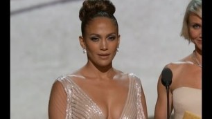 'Oscars 2012: Jennifer Lopez Wardrobe Malfunction?'