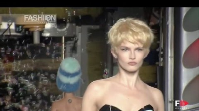 'MOSCHINO Spring Summer 2016 Full Show Milan by Fashion Channel'