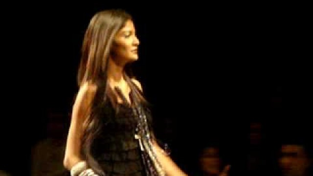 'Carol Gracias walks for Rocky S. Lakme Fashion Week 2009 III'