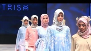 'INDONESIA FASHION WEEK 2016 - RIA MIRANDA, ZASKIA SUNGKAR,VIVI ZUBEDI'