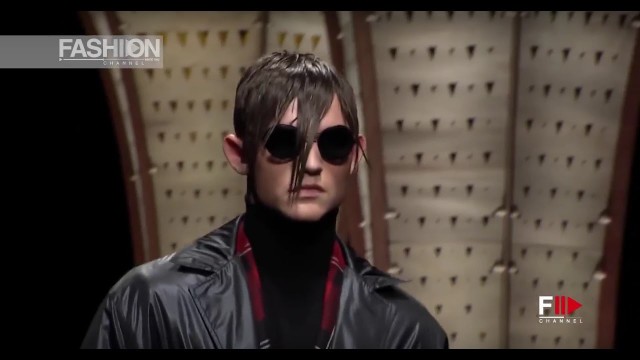 'VERSACE MEN\'S Fall Winter 2017 2018 Menswear Milan by Fashion Channel'