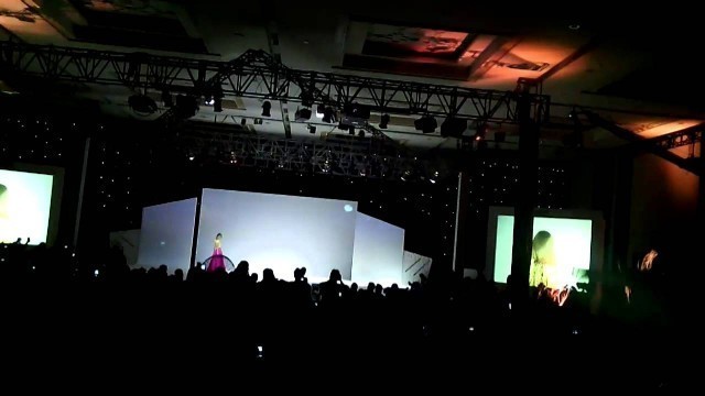 'Video Mapping 3D - Makarizo Fashion Show 2014'