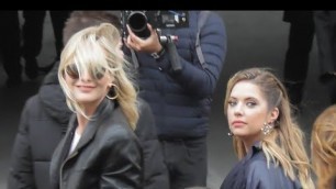 'VIDEO Ashley Benson with Poppy Delevingne attend Paris Fashion Week 5 march 2019 show Chanel'