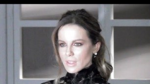 'VIDEO Kate Beckinsale @ Paris 21 january 2019 Fashion Week show Giambattista Valli'