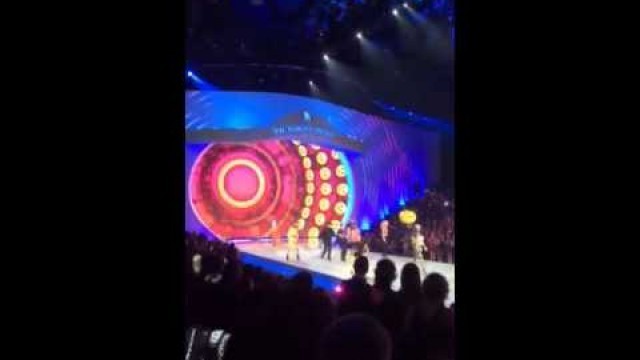 'Girl Band at the Victoria\'s Secret fashion show 2013'
