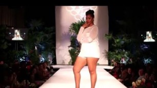 'Fashion Week Plus Size 2017 - Fat Women Wearing Tight Clothing - Fashion Show. -newest bigsize'