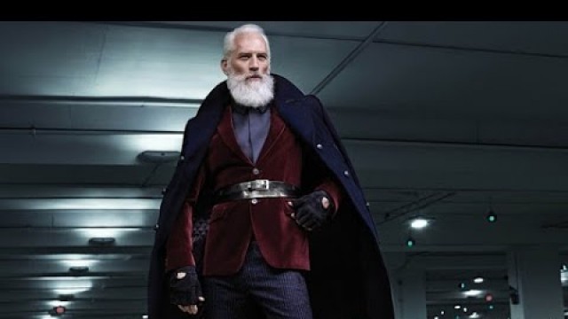 'Santa Claus Gets a Sexy Makeover With Fashion Santa!'