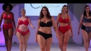 'Fashion Week Plus Size 2017 / Plus Size Woman Walks in Bikini / Fashion show .'