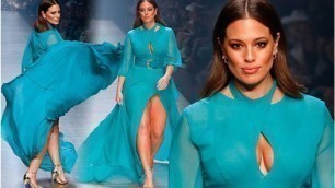 'Ashley Graham: Model risks a wardrobe malfunction on the catwalk in Australia'