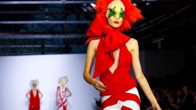 'Gareth Pugh | Spring Summer 2016 Full Fashion Show | Exclusive'