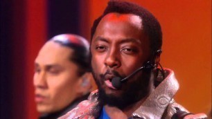 'Black Eyed Peas   Meet Me Halfway (Victoria\'s Secret Fashion Show LIVE)'