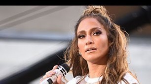 'Jennifer Lopez Sizzles In Skimpy Yellow Bikini & Shows Off Her Rock Hard Abs- see'