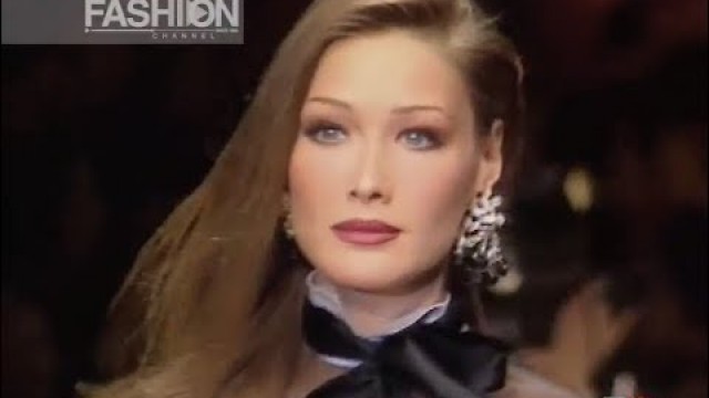 'VALENTINO Fall Winter 1992 1993 Paris - Fashion Channel'