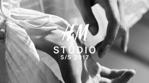 'H&M Studio S/S 17 | 360° VR Live from Paris Fashion Show'