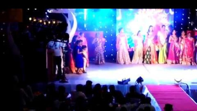 'Live DJ Show - FASHION SHOW!! (Live DJ/Light/Video Mapping Stage Show) - You Tube DJ GWRII'