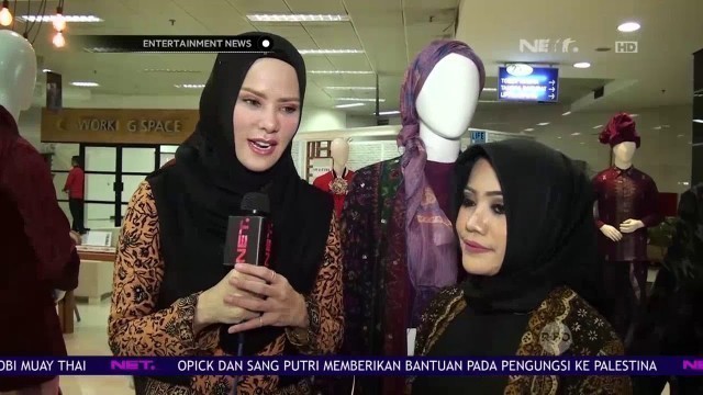 'Kegiatan Angel Lelga Mengikuti Fashion Show Hijab Batik'