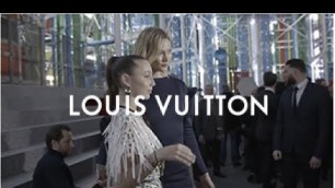 'Karlie Kloss & Emma Chamberlain for the Louis Vuitton Fall-Winter 2019 Fashion Show | LOUIS VUITTON'